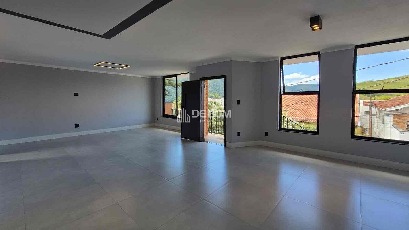 Casa à venda com 4 quartos, 270m² - Foto 14