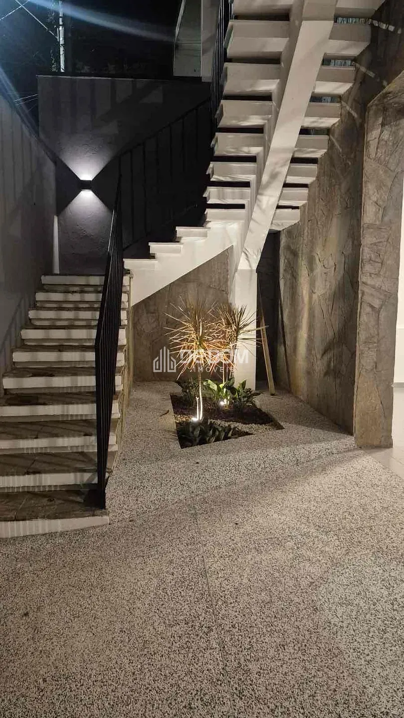 Casa, 4 quartos, 270 m² - Foto 11