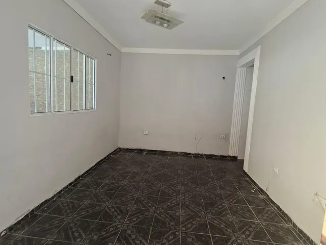 Casa 2 quartos e 1 banheiro, para alugar, no bairro Jardim Hebrom em São Paulo