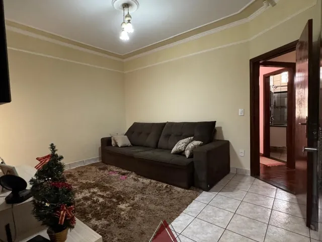 Casa com 260m² 3 quartos e 2 banheiros, à venda, no bairro Jardim Guanabara em Franca