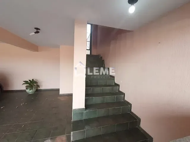 Casa com 673m² 3 quartos e 3 banheiros, à venda, no bairro Vila Naufel em Mococa