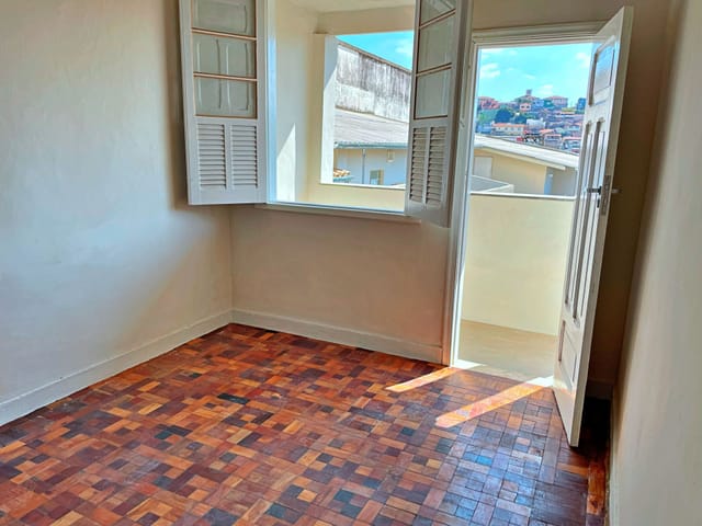 Foto do Casa - Casa para aluguel com 03 quartos para fins residenciais e comerciais, bairro Carlos Prates, Belo Horizonte-MG | Laris imóveis