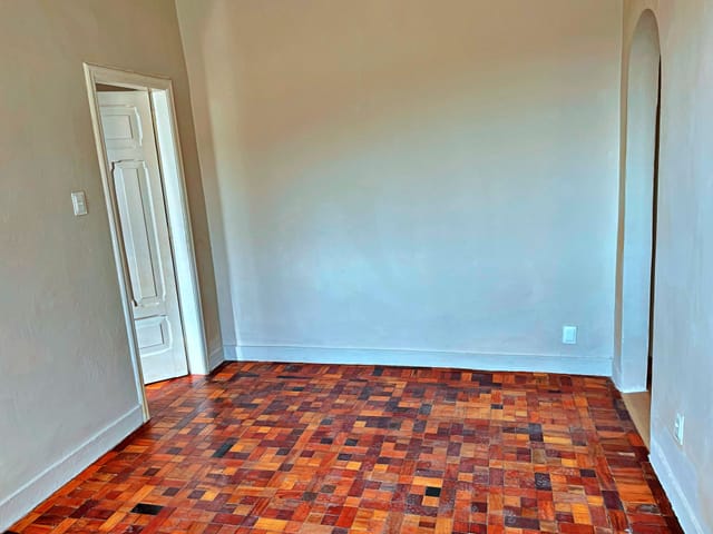 Foto do Casa - Casa para aluguel com 03 quartos para fins residenciais e comerciais, bairro Carlos Prates, Belo Horizonte-MG | Laris imóveis