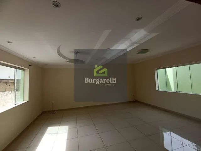 Casa 3 quartos e 1 banheiro, para alugar, no bairro Nova Lavras em Lavras