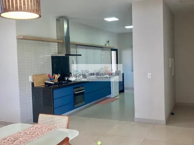 Casa 4 quartos e 4 banheiros, à venda, no bairro Jardim Tarobá em Cambé