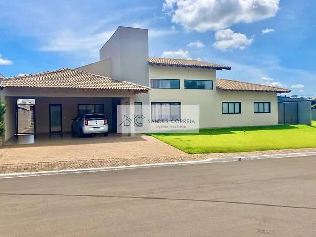 Casa 4 quartos e 4 banheiros, à venda, no bairro Jardim Tarobá em Cambé