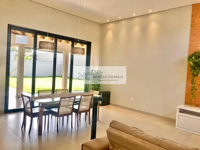 Casa 4 quartos e 4 banheiros, à venda, no bairro Jardim Tarobá em Cambé