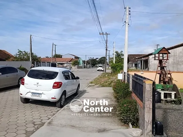 Casa com 360m² 3 quartos e 2 banheiros, à venda, no bairro centro em Balneário Barra do Sul