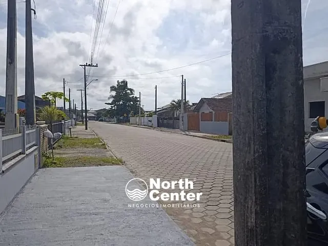 Casa com 360m² 3 quartos e 2 banheiros, à venda, no bairro centro em Balneário Barra do Sul