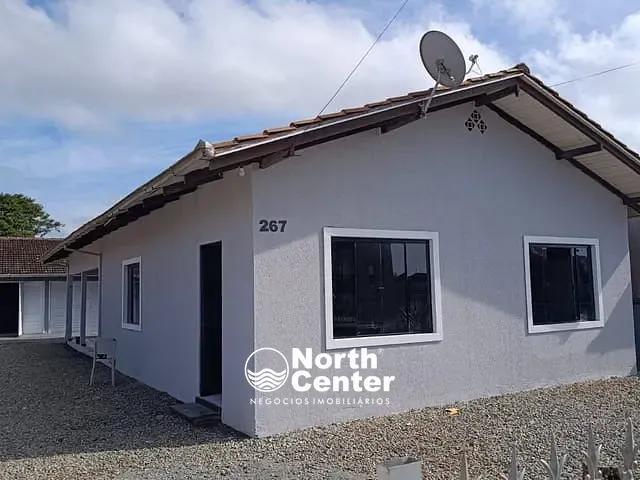 Casa com 360m² 3 quartos e 2 banheiros, à venda, no bairro centro em Balneário Barra do Sul