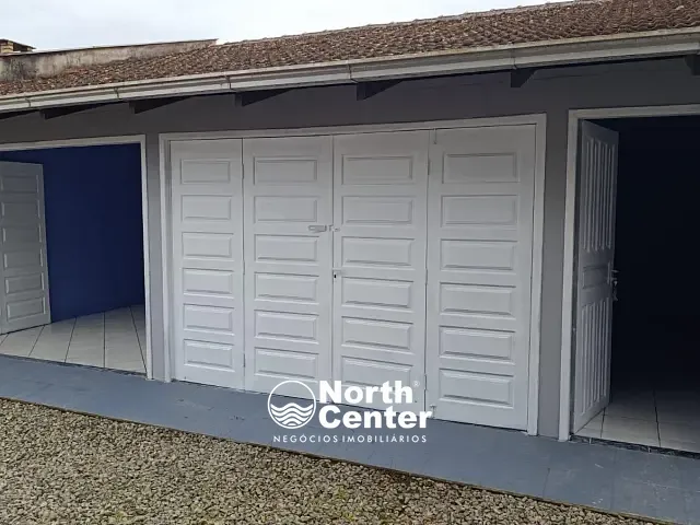Casa com 360m² 3 quartos e 2 banheiros, à venda, no bairro centro em Balneário Barra do Sul