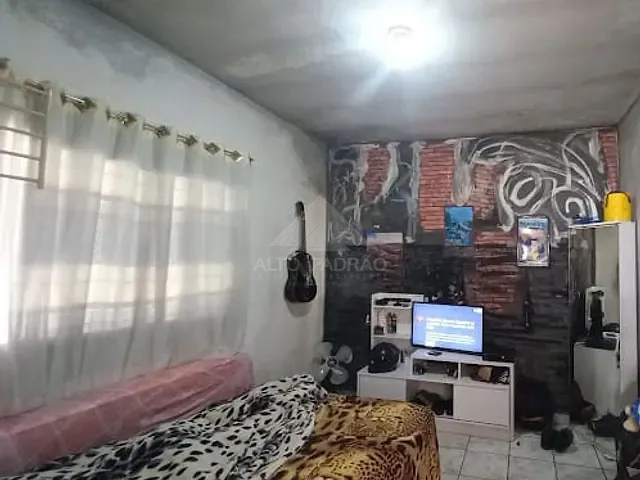 Casa com 250m² 3 quartos e 1 banheiro, à venda, no bairro Parque São Vicente em Mauá
