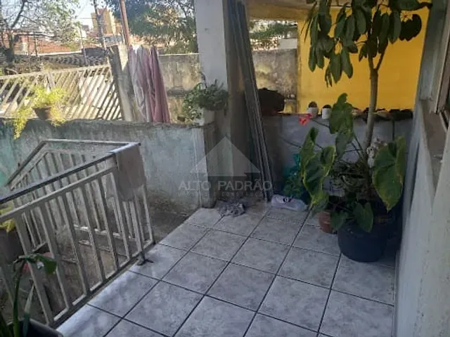Casa com 250m² 3 quartos e 1 banheiro, à venda, no bairro Parque São Vicente em Mauá