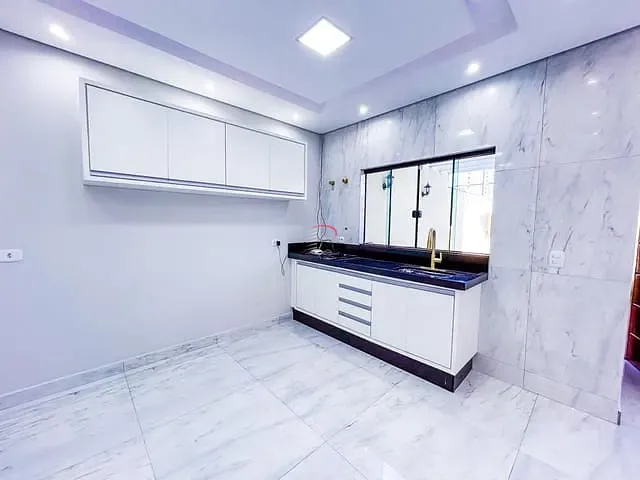 Casa com 232m² 3 quartos e 2 banheiros, à venda, no bairro Portal de Versalhes 1 em Londrina