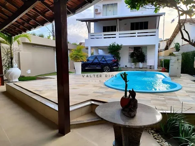 Casa 5 quartos e 3 banheiros, para alugar, no bairro Pontal em Ilhéus