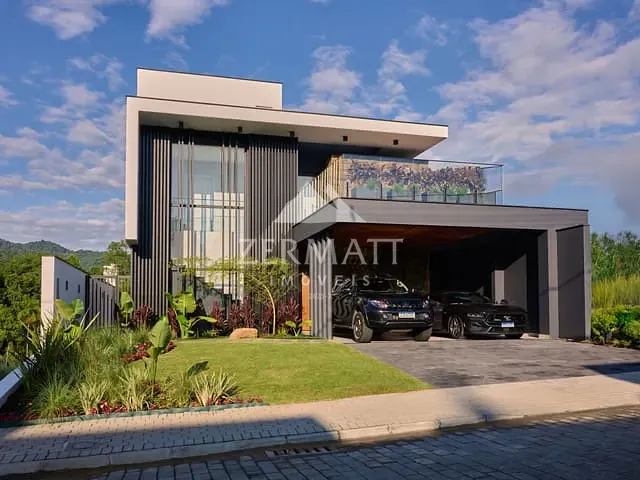 Casa com 313m² 3 quartos e 4 banheiros, à venda, no bairro Velha em Blumenau