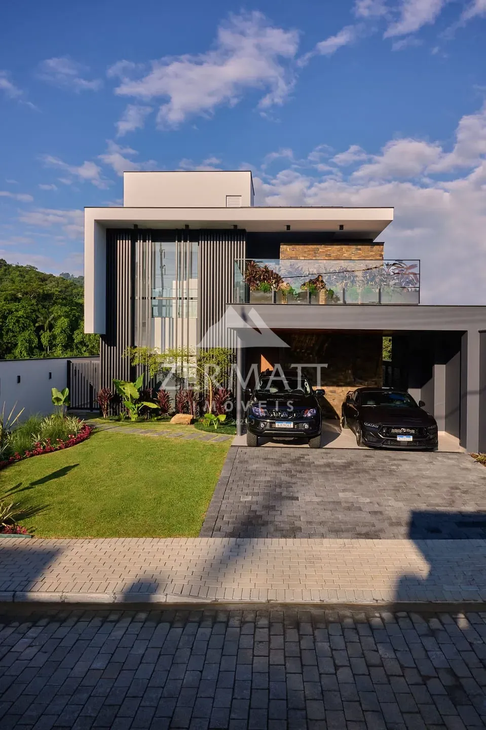 Casa com 3 Suítes, no Bairro Velha, Blumenau, SC - foto 1