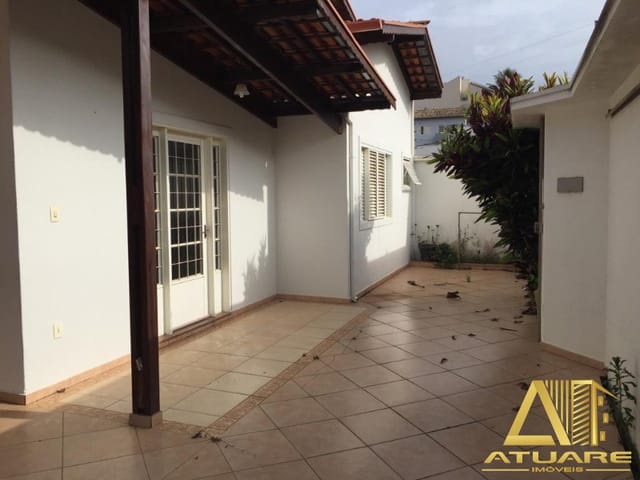Casa com 1m² 3 quartos e 4 banheiros, para alugar, no bairro Altaville em Pouso Alegre