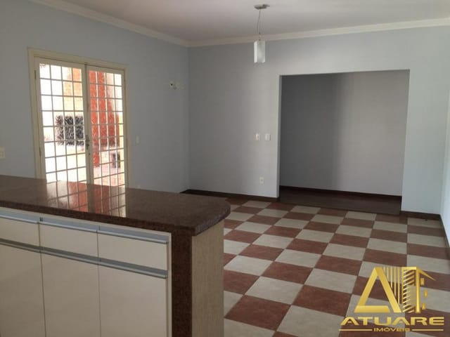 Casa com 1m² 3 quartos e 4 banheiros, para alugar, no bairro Altaville em Pouso Alegre