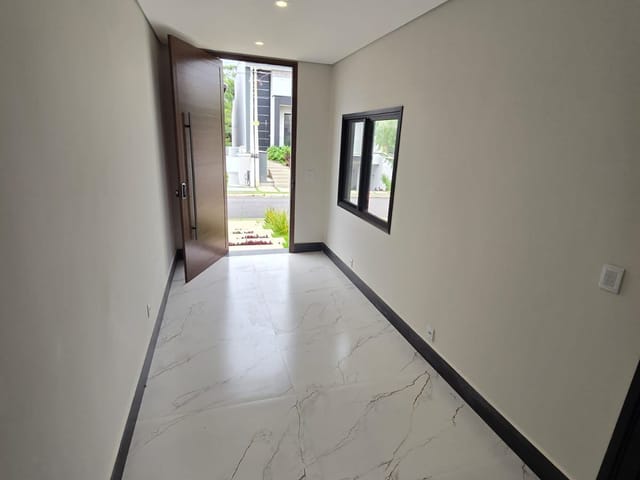 Casa com 255m² 3 quartos e 4 banheiros, à venda, no bairro Mogi Moderno em Mogi das Cruzes