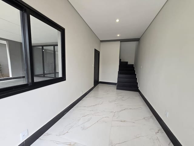 Casa com 255m² 3 quartos e 4 banheiros, à venda, no bairro Mogi Moderno em Mogi das Cruzes