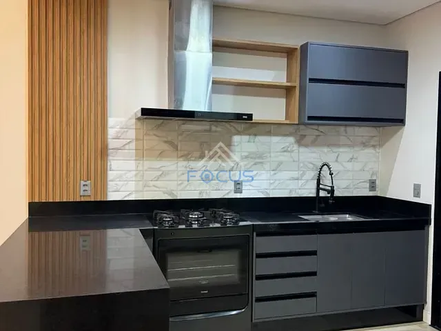 Casa com 250m² 3 quartos e 2 banheiros, à venda ou para alugar, no bairro Jacaré em Cabreúva