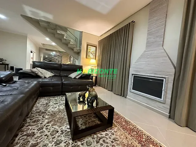 Casa com 416m² 5 quartos e 6 banheiros, à venda, no bairro Urbanova em São José dos Campos