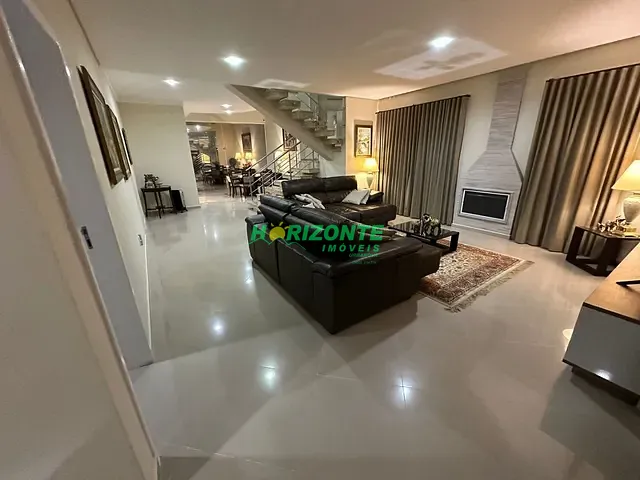 Casa com 416m² 5 quartos e 6 banheiros, à venda, no bairro Urbanova em São José dos Campos
