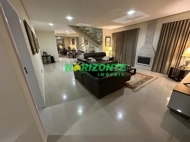 Casa com 416m² 5 quartos e 6 banheiros, à venda, no bairro Urbanova em São José dos Campos