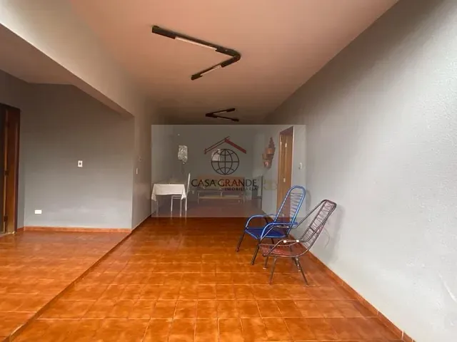 Casa com 731m², à venda, no bairro Centro em Rolândia
