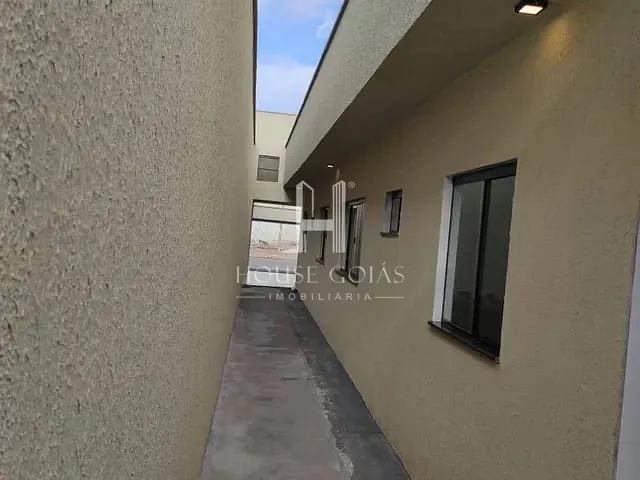 Casa com 180m² 3 quartos e 2 banheiros, à venda, no bairro Garavelo Residencial Park em Aparecida de Goiânia