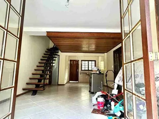 Casa 2 quartos e 3 banheiros, à venda, no bairro Benfica em Itatiaia