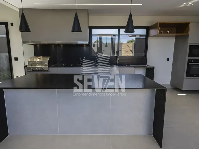 Casa com 360m² 3 quartos e 4 banheiros, à venda, no bairro Vila Aviação em Bauru