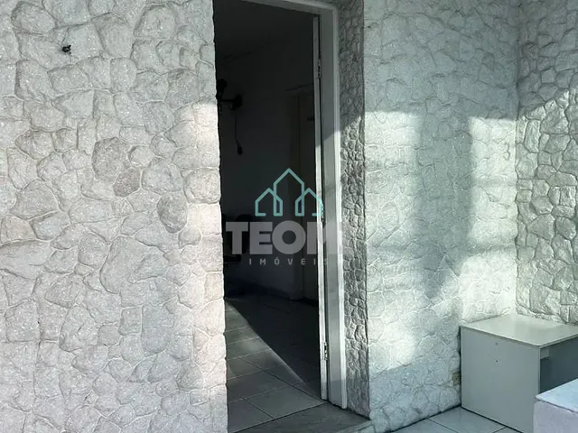 Casa com 480m² 5 quartos e 2 banheiros, à venda, no bairro Centro em Taubaté