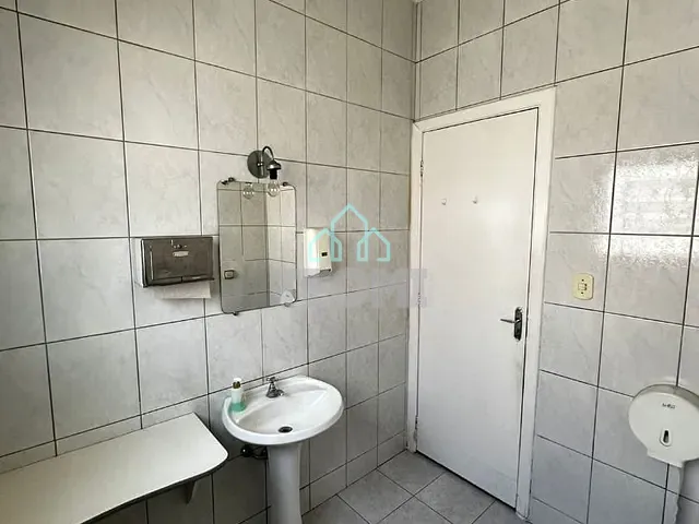 Casa com 480m² 5 quartos e 2 banheiros, à venda, no bairro Centro em Taubaté