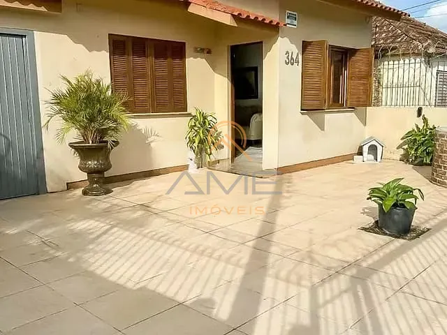 Casa 3 quartos e 4 banheiros, à venda, no bairro Areal em Pelotas