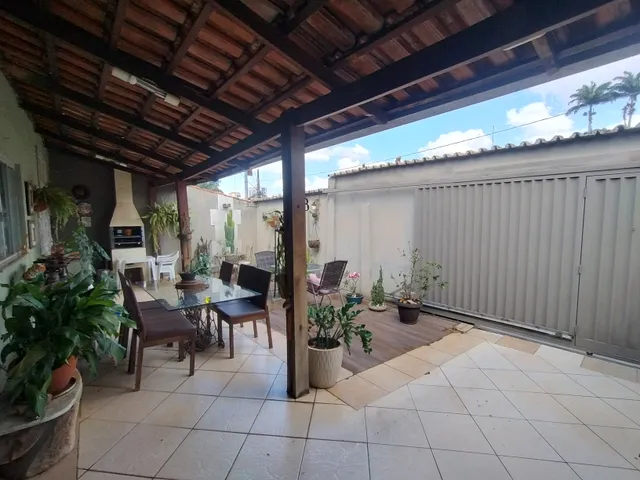 Casa 3 quartos e 2 banheiros, à venda, no bairro Setor dos Funcionários em Goiânia