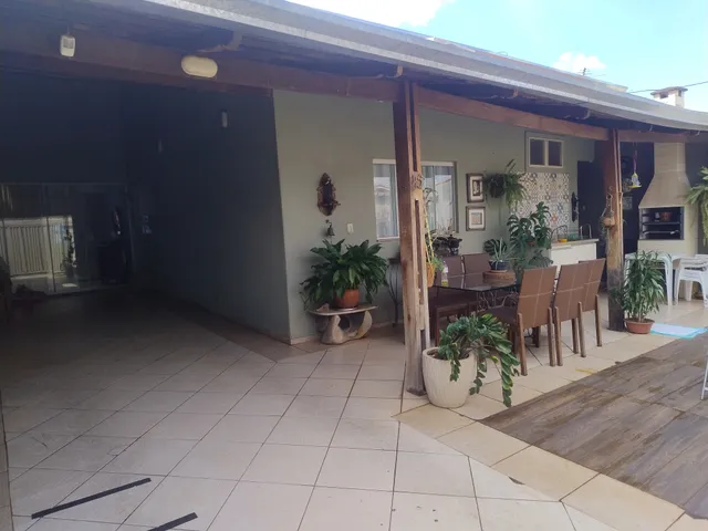 Casa 3 quartos e 2 banheiros, à venda, no bairro Setor dos Funcionários em Goiânia