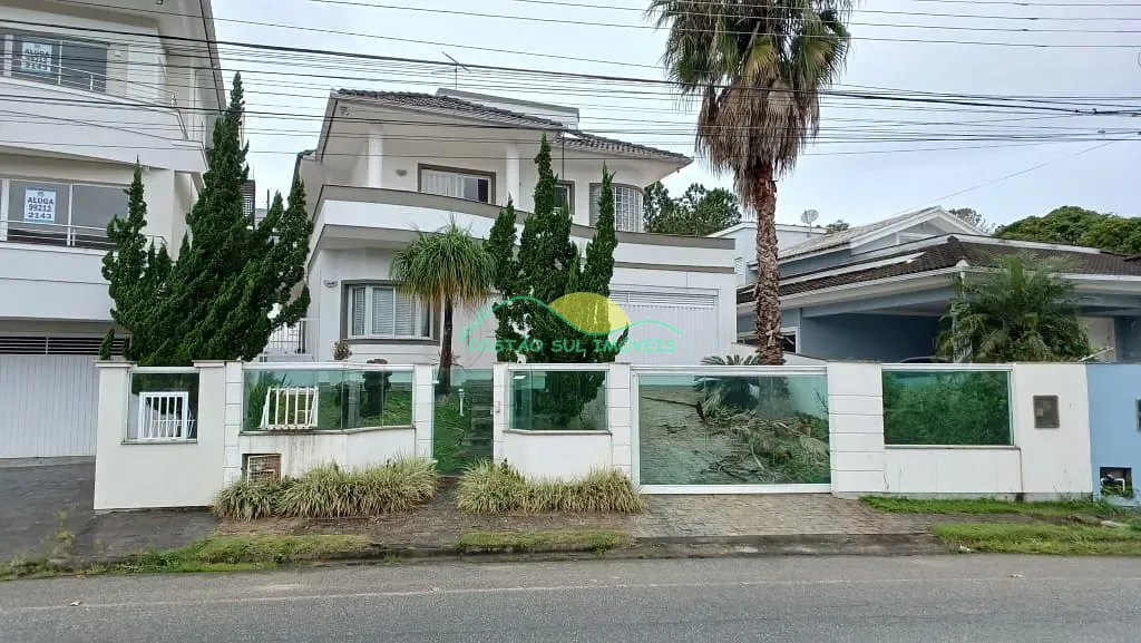 Casa, 3 quartos, 239 m² - Foto 1