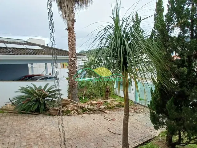 Casa com 240m² 3 quartos e 3 banheiros, à venda, no bairro Pedra Branca em Palhoça
