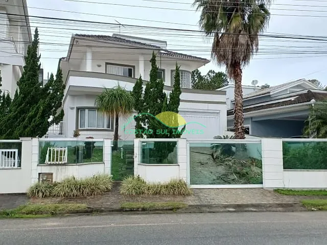 Casa com 240m² 3 quartos e 3 banheiros, à venda, no bairro Pedra Branca em Palhoça