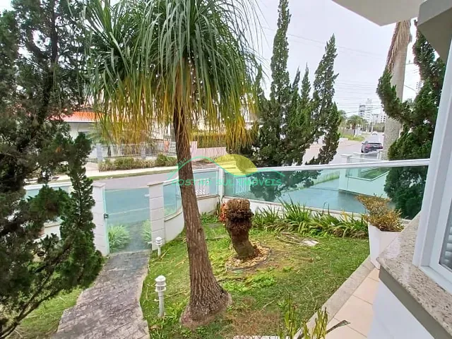 Casa com 240m² 3 quartos e 3 banheiros, à venda, no bairro Pedra Branca em Palhoça