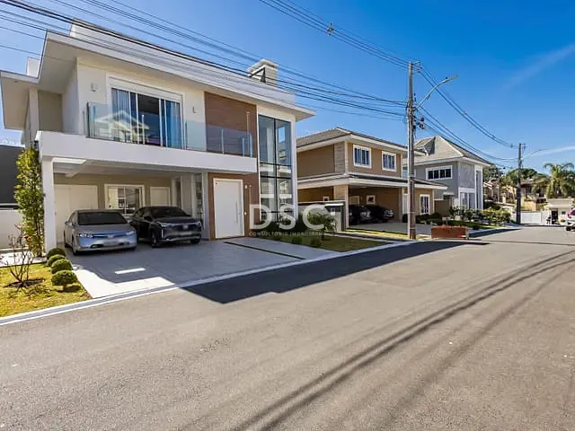 Casa com 595m² 5 quartos e 5 banheiros, à venda, no bairro Santa Felicidade em Curitiba