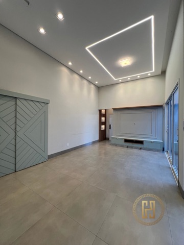 Casa com 572m² 4 quartos e 3 banheiros, à venda, no bairro Parque dos Ingás em Nova Mutum