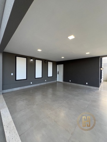 Casa com 572m² 4 quartos e 3 banheiros, à venda, no bairro Parque dos Ingás em Nova Mutum