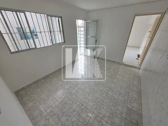 Casa com 50m² 3 quartos e 2 banheiros, para alugar, no bairro Vila Palmares em Santo André