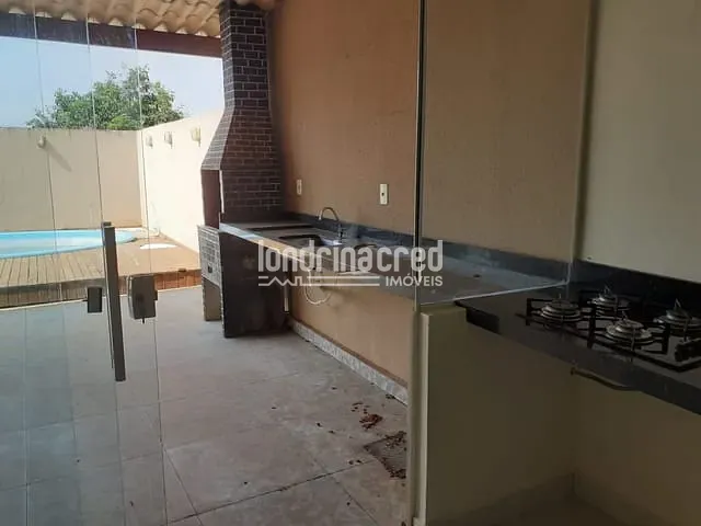 Casa com 180m² 2 quartos e 2 banheiros, à venda, no bairro Heimtal em Londrina