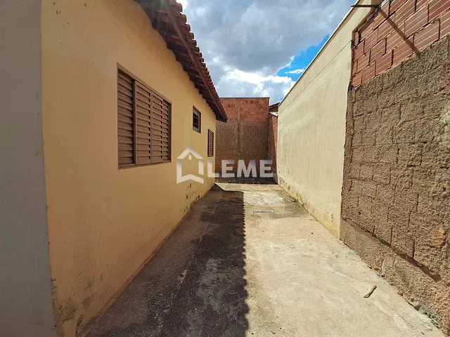 Casa com 275m² 2 quartos e 1 banheiro, à venda, no bairro Conjunto Habitacional Gildo Geraldo em Mococa