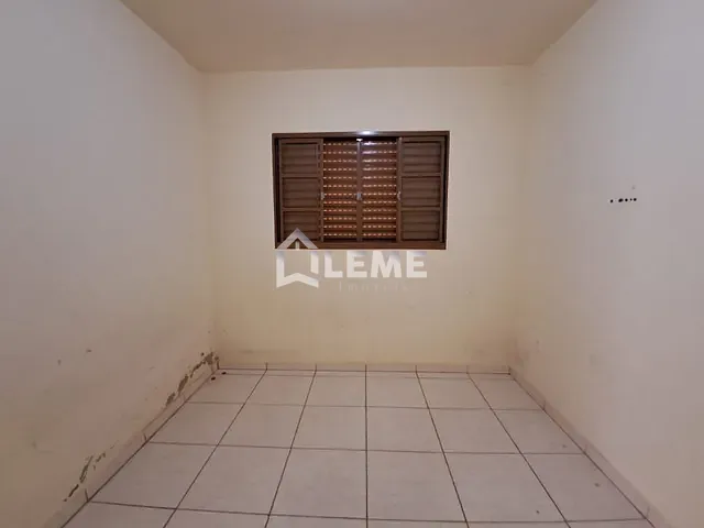 Casa com 275m² 2 quartos e 1 banheiro, à venda, no bairro Conjunto Habitacional Gildo Geraldo em Mococa