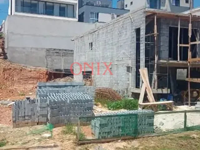 Casa com 250m² 3 quartos e 2 banheiros, à venda, no bairro Cézar de Souza em Mogi das Cruzes
